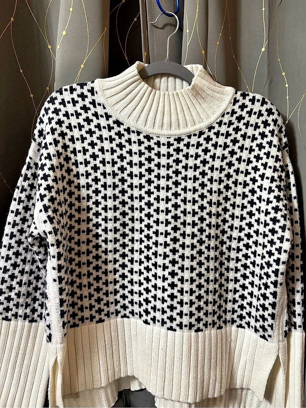 Free Assembly Mock Neck Pullover Sweater with Tall Cuffs Black & White Large